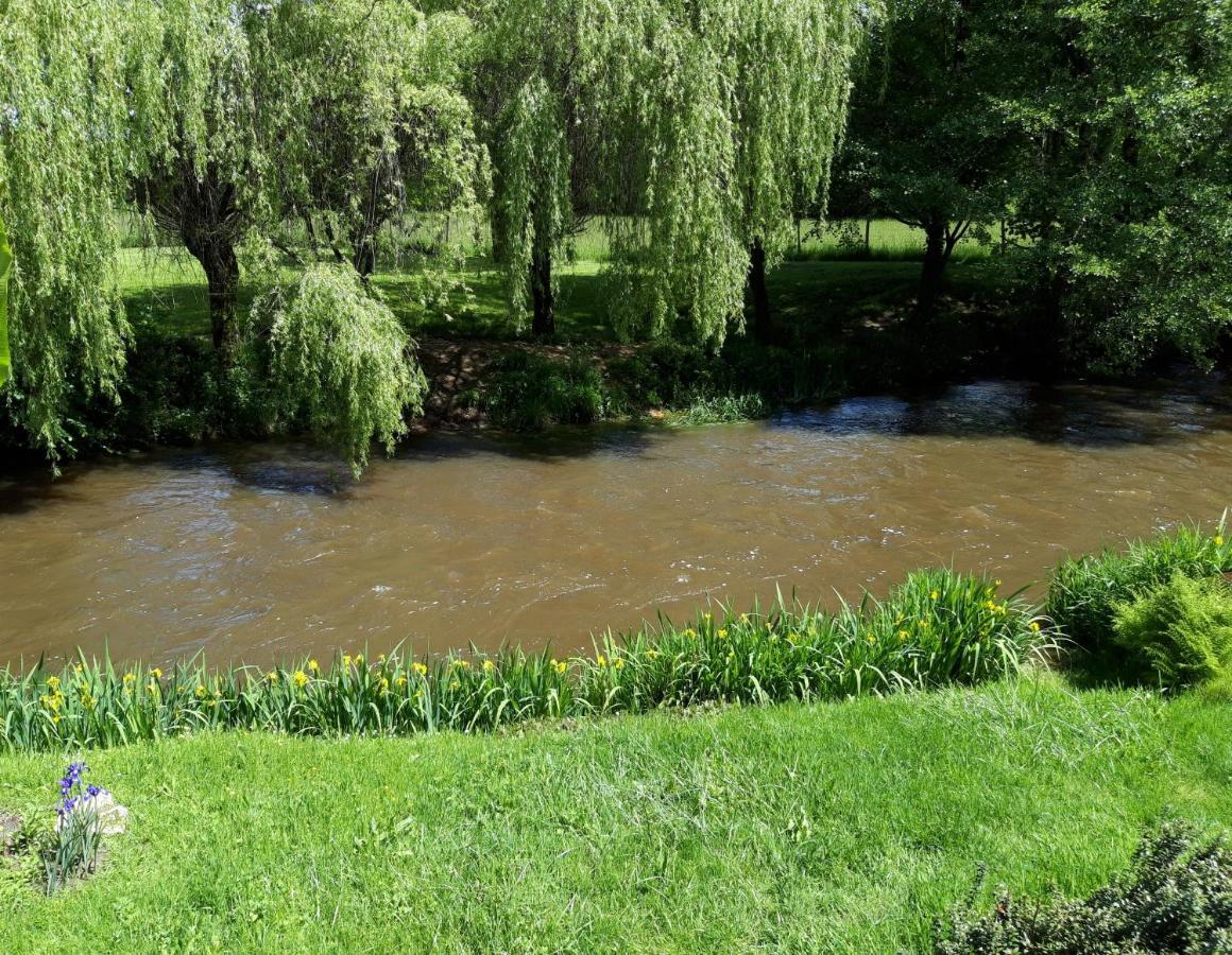 Maison Au Bord De La Riviere Dronne En Perigord Vert Saint-Front-la-Rivière Zewnętrze zdjęcie